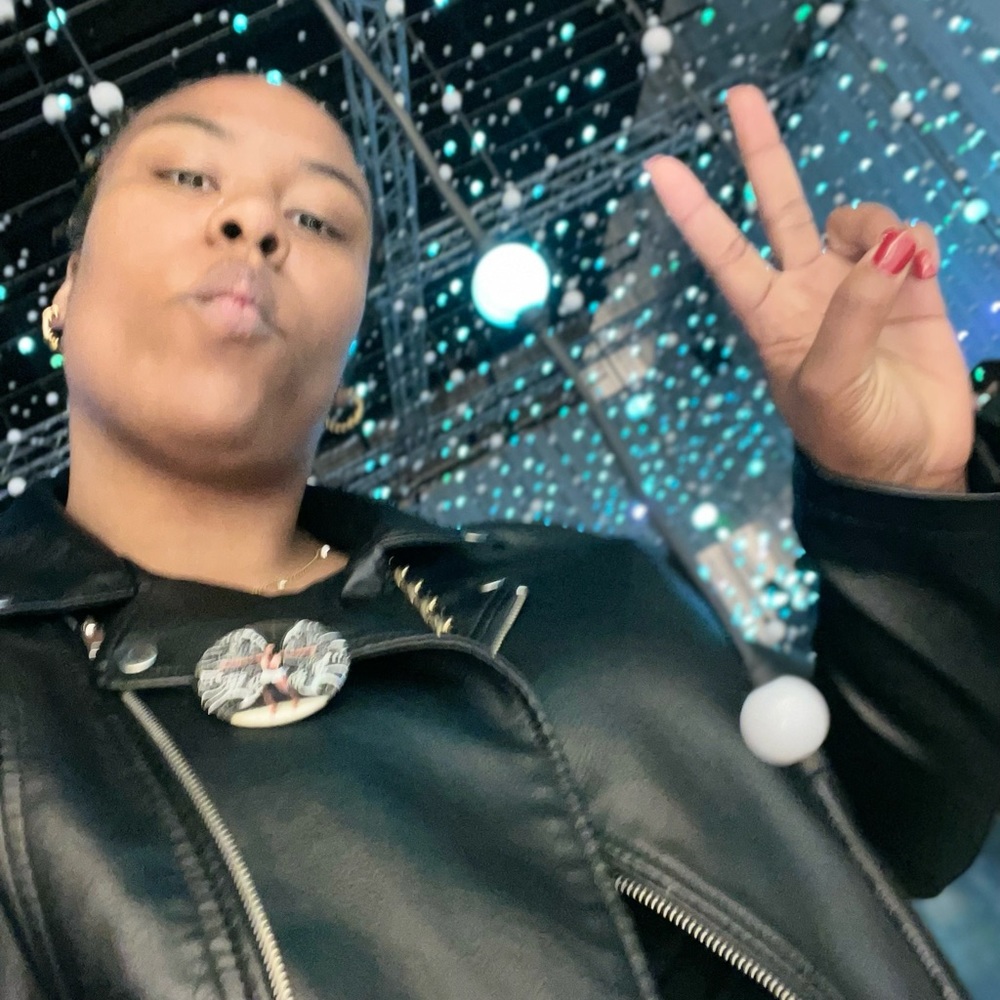 Meet your Posher, Manoucheca